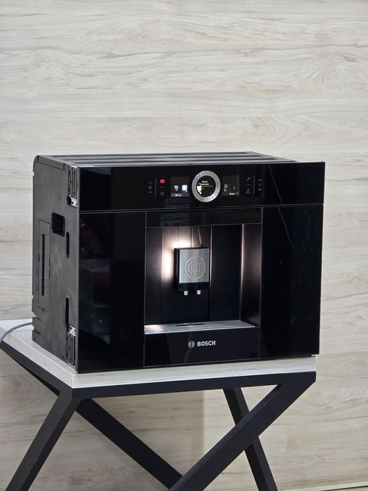 Топ.Кофемашина Bosch 8 Серія Чорний обсидіан Хороший стан