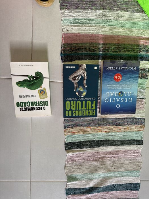 Diferentes livros em diferentes preços