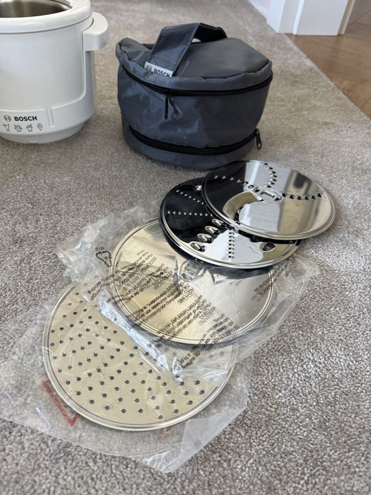 Bosch MUM6 1000W robot kuchenny + blender + szatkownica + wyciskarka + lody