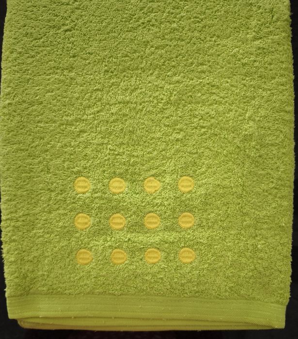 2 jogos individuais de toalhas  de 3 peças cada..