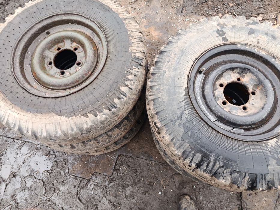 Продам колеса в сборе УАЗ. R 15.родная.