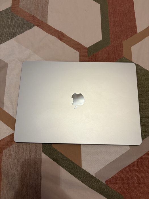 Macbook air m3 15 polegadas