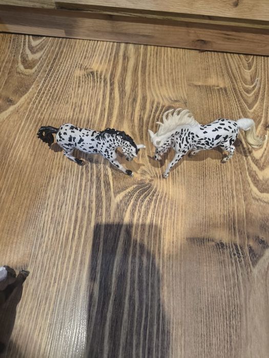 Sprzedam konie marki Schleich i CollectA