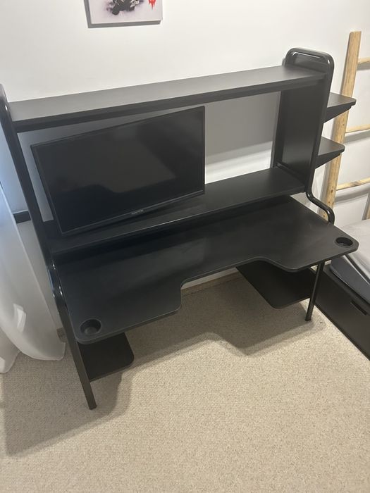 Ikea czarne biurko gamingowe Fredde