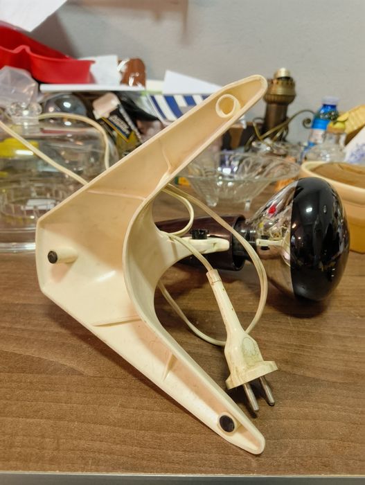 Lampa do nagrzewania ciała