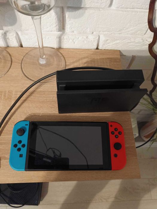 Nintendo Switch V2 32GB + gry