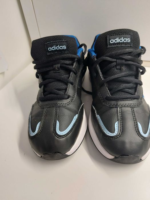 Sapatilhas adidas como novas