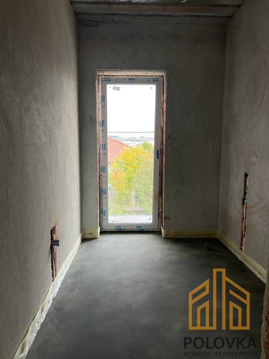 Продаж 2-поверхового таунхаусу, Компотний