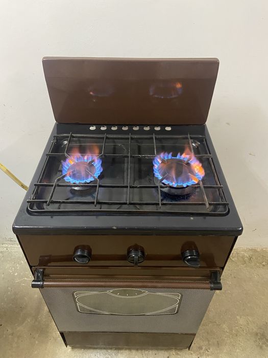 Продам газову плиту
