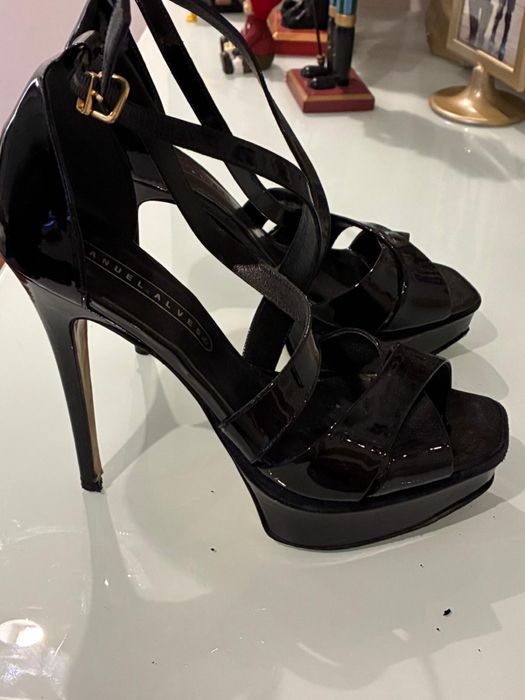 Sandálias pretas de salto – Manuel Alves