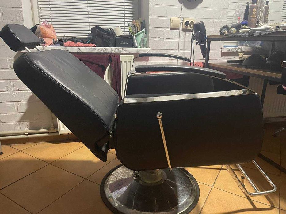 Продам крісло барбера !