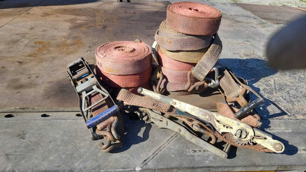 używane pasy transportowe z klamrami