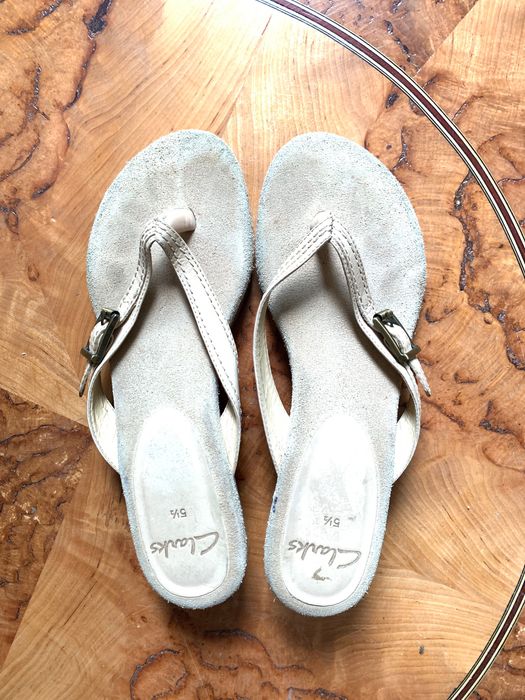 Clarks 5,5, 38,5, klapki na obcasie, beżowe