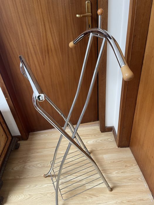 Cabides usados em bom estado