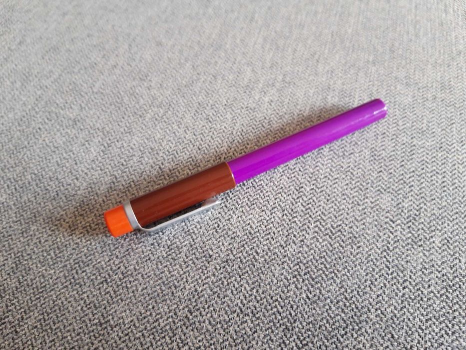 Caneta de tinta permanente TYCON