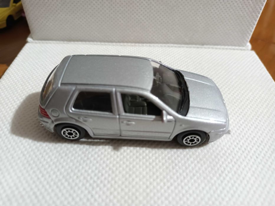 Mimiaturas 1/64 Welly CM2