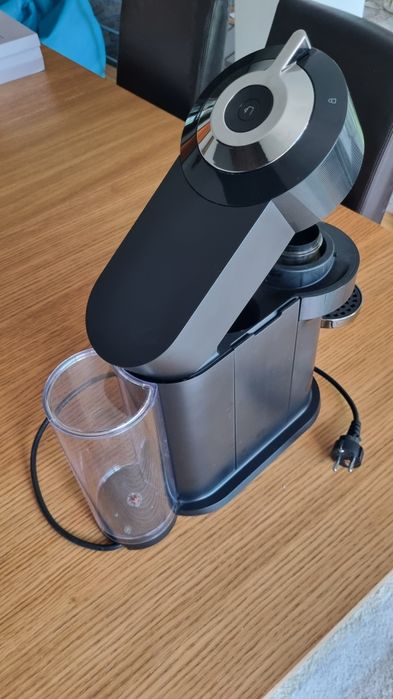 Máquina café Nespresso Vertuo