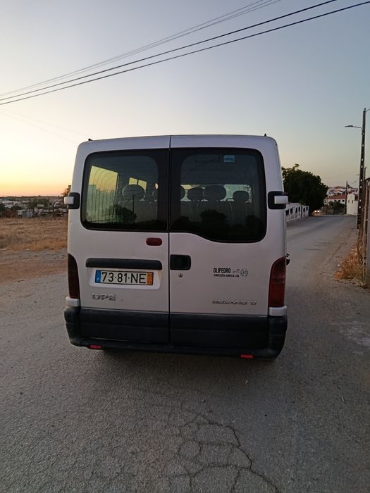 Carrinha de 9 lugares