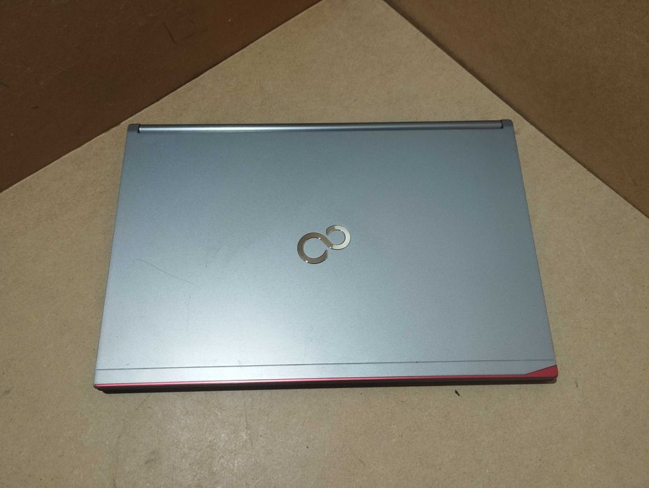 Ноутбук / 15.6"- FullHD-IPS / i5- 6200U / 8 DDR4 / 128 SSD