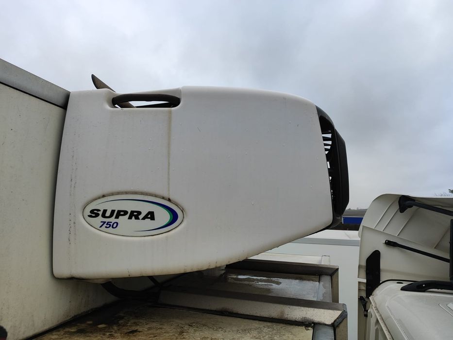 Холодні уставка холодильний агрегат на машину