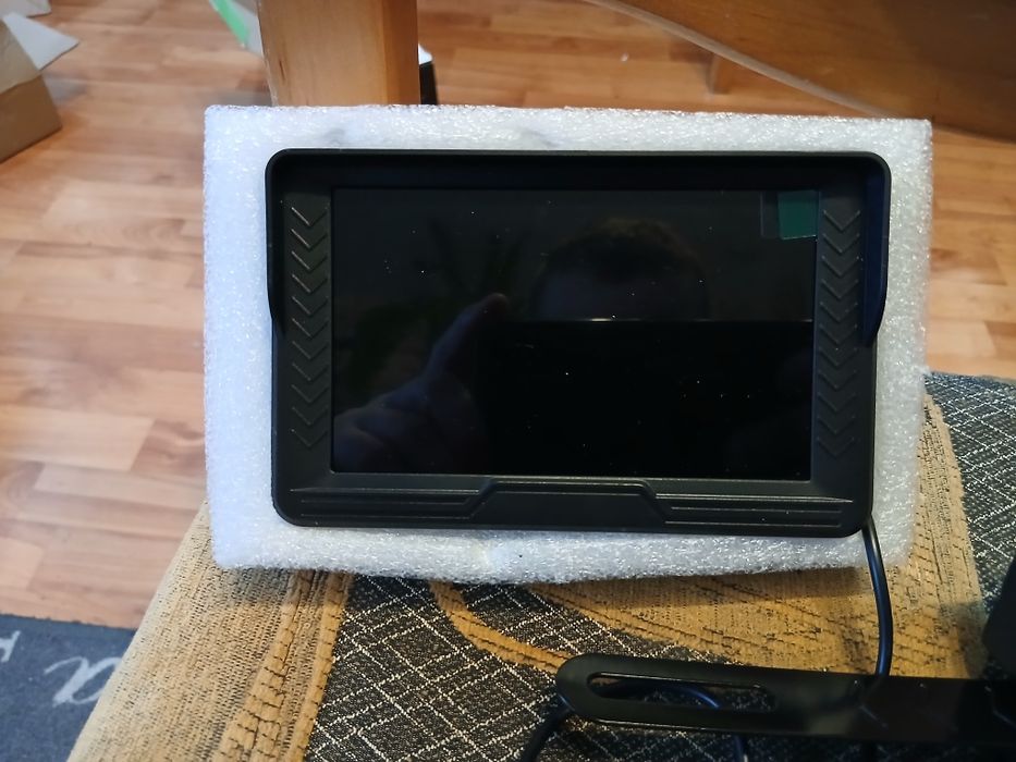 Bezprzewodowa kamera cofania Inefala z 5-calowym monitorem HD IPS,