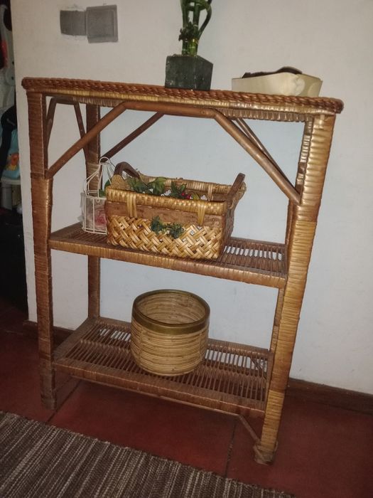 Móvel de palha para entrada