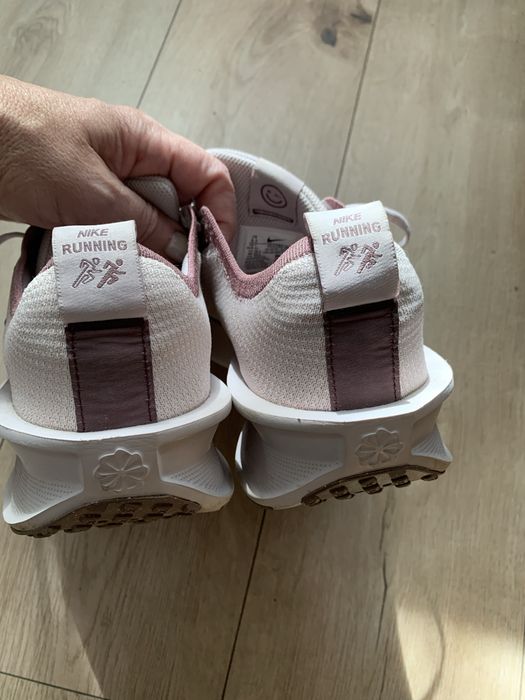 Продам кросівки Nike 40 р.