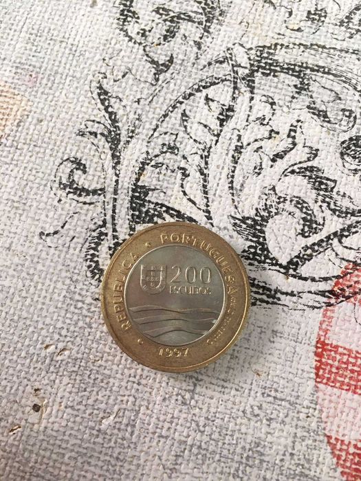 Moedas e notas antigas