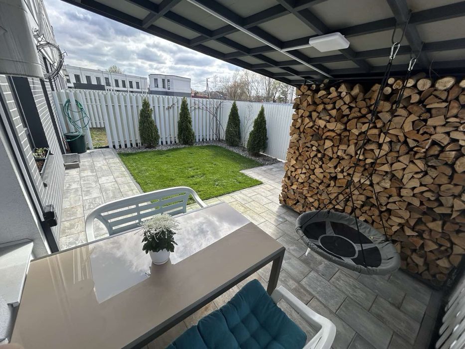 Продажа Таунхаус Вышгородский район,с.Новые Петровцы КГКанево ,озеро