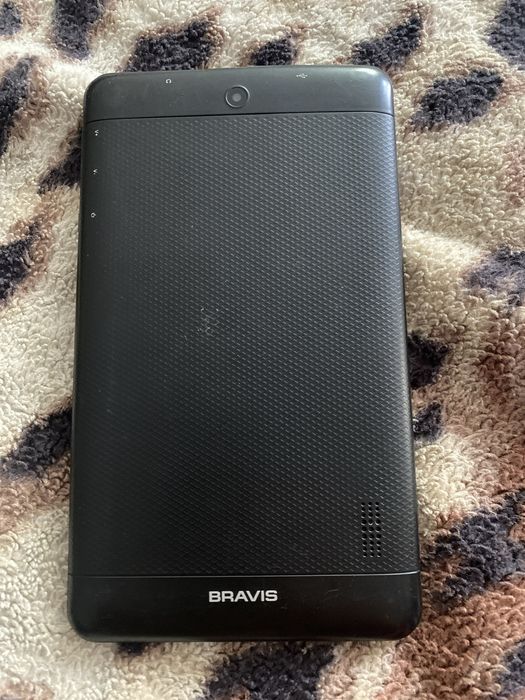 Планшет Bravis Не рабочий