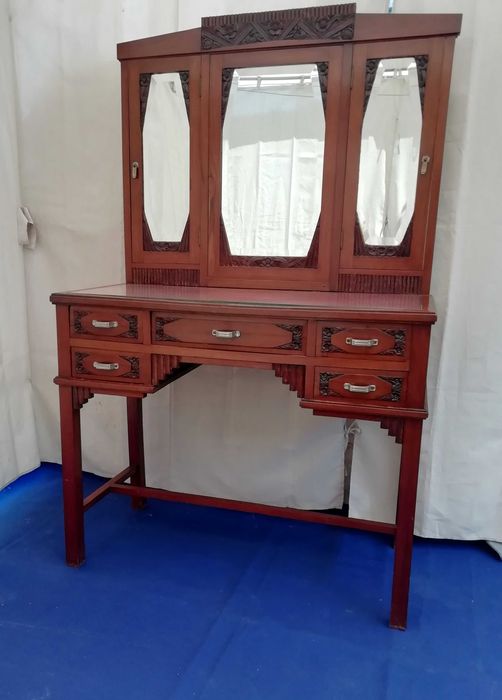 Móvel Penteador ou Toucador em madeira maciça e espelho triplo