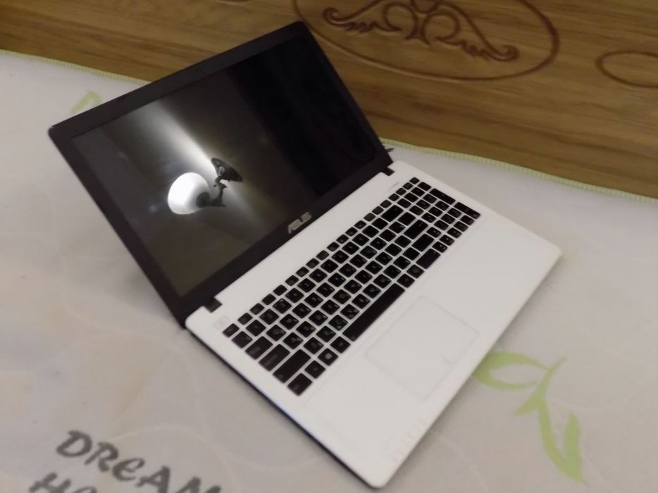 Asus X550CC у доброму стані