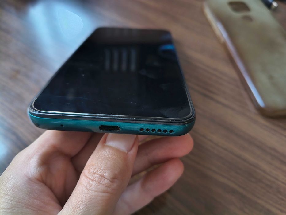 Telemóvel Moto G9 Play como novo, desbloqueado. MicroSD / Dual SIM