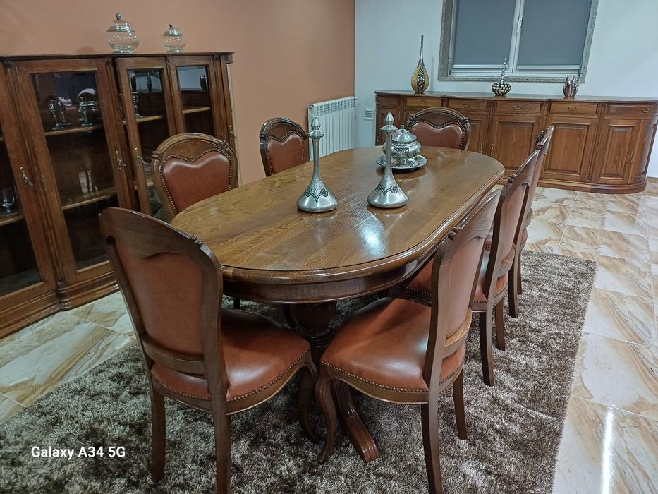 Mesa de jantar 8 px e móvel expositor de louca