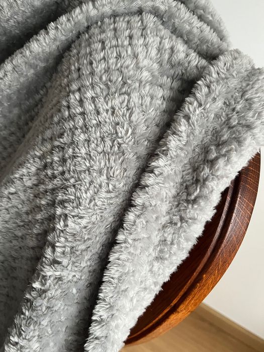 Nowa duża miękka  narzuta - koc