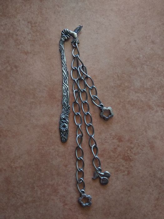 Marcador de livros em metal