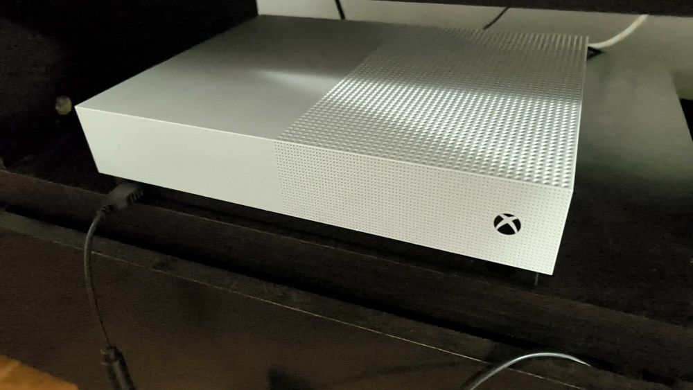 Xbox One S 4K com 2 comandos