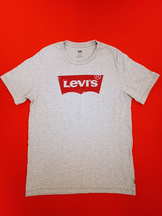 Продам оригинальную мужскую футболку Levi's размер M