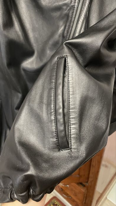 Куртка шкіряна жіноча