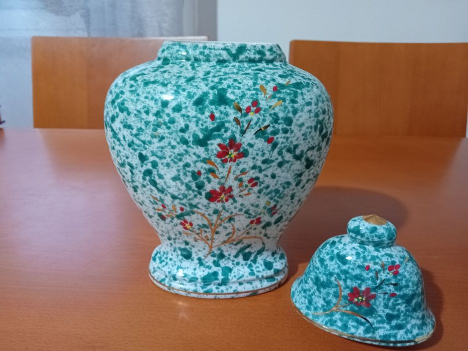 Pote cerâmica pintado à mão