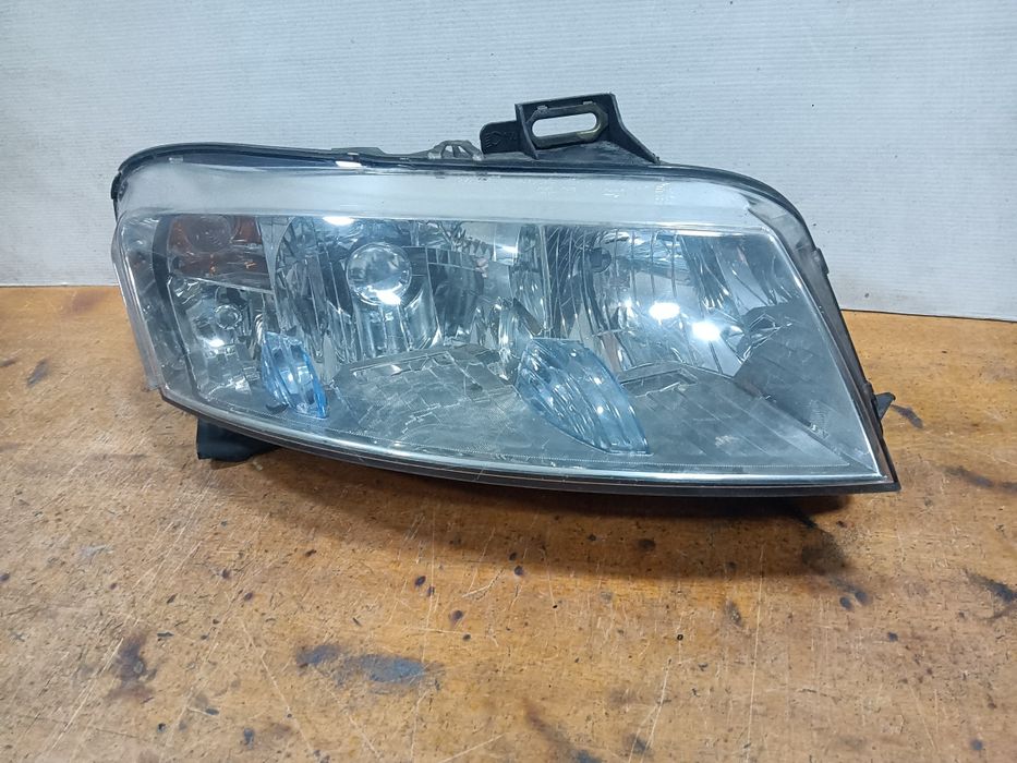 Farol Fiat stilo ótica 2004 lado direito original