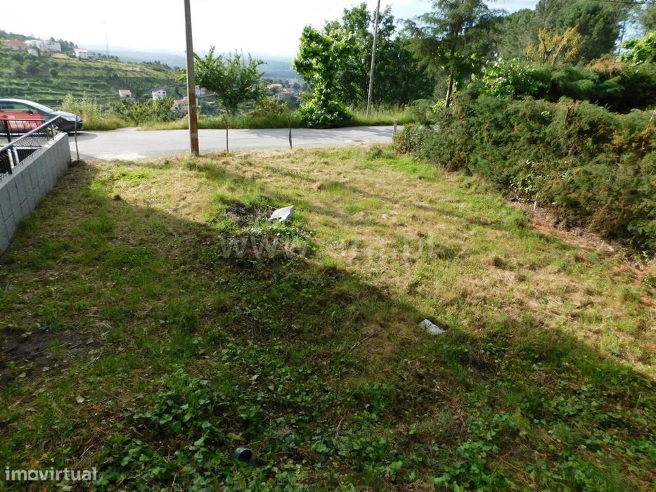 Land Plot / Seia, São Romão