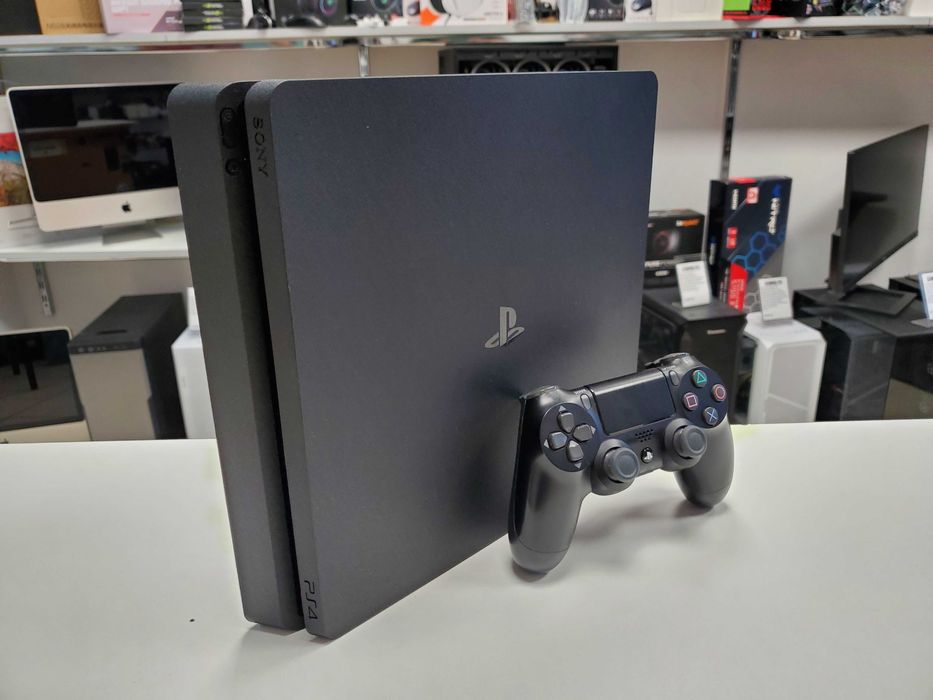 Konsola Playstation 4 PS4