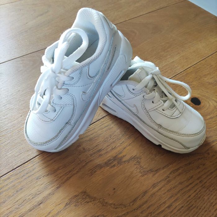 Adidasy buty wiosenne Nike rozmiar 25