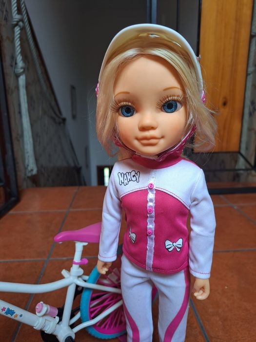 Nancy ciclista e bicicleta