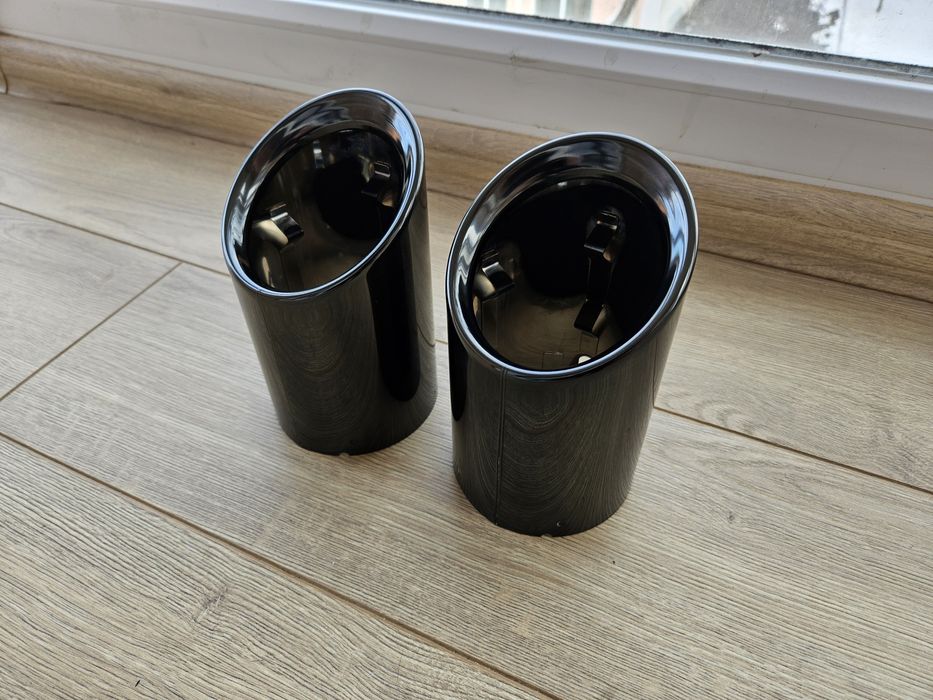 Черные насадки выхлоп BMW G20 3 серия