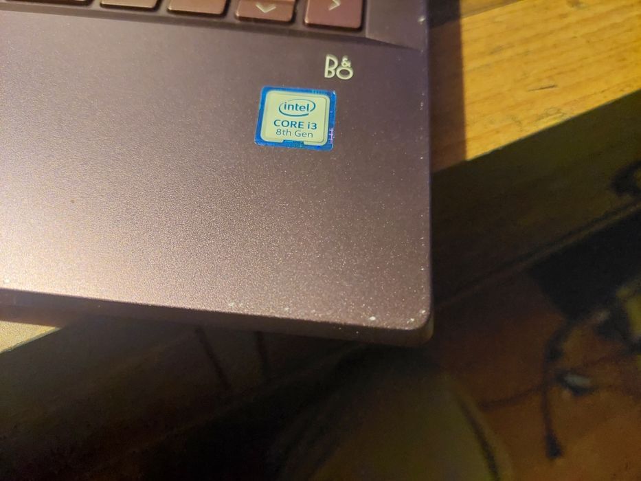 Laptop HP i3-8145U 8GB RAM full HD IPS