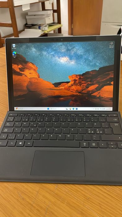 Microsoft Surface Pro 7 Plus446515339131637762