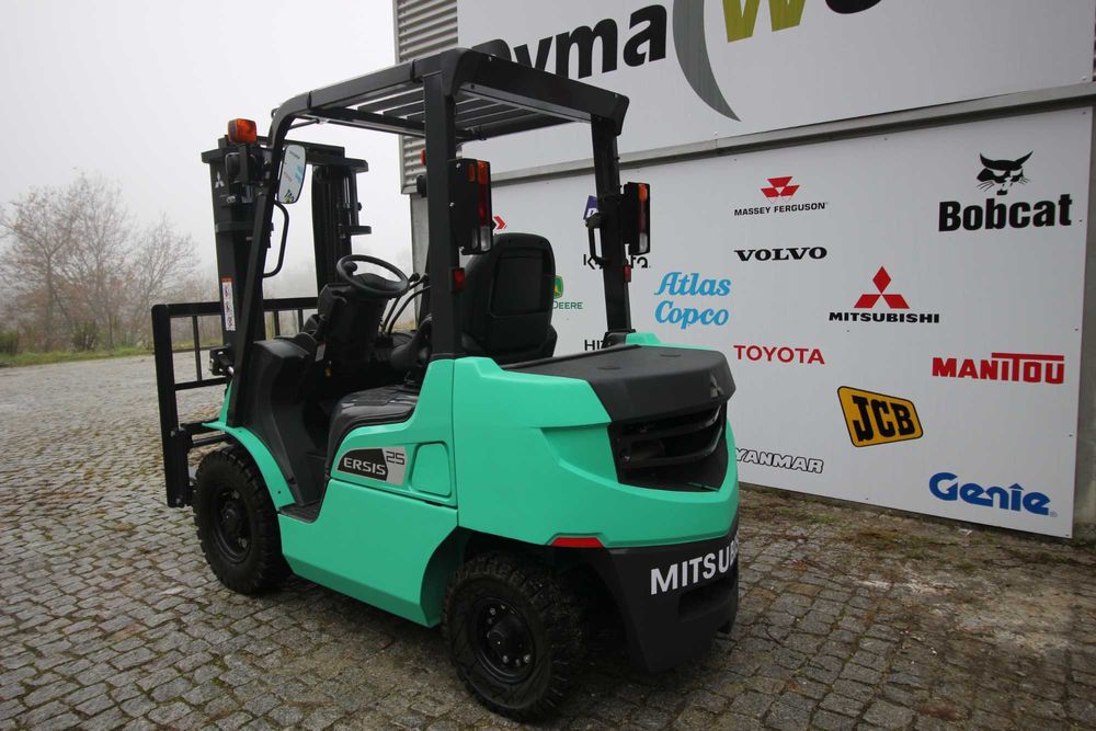 Empilhador  Mitsubishi FD25  (novo)  ZERO HORAS TRABALHO