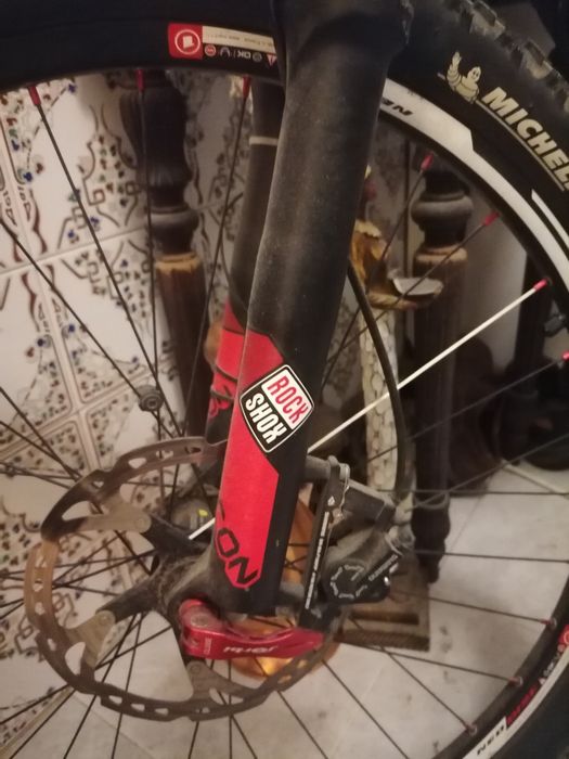 Bicicleta de montanha marca Cube XMS